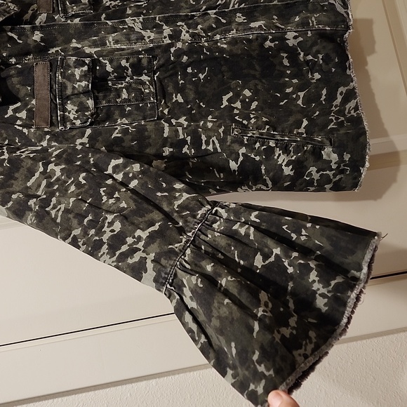 Mossimo camo jean jacket green and black - Picture 3 of 6